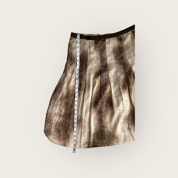 Jones New York Animal Print Brown Tan Flare Zipper Skirt Polyester. Size 6 - Picture 6 of 8